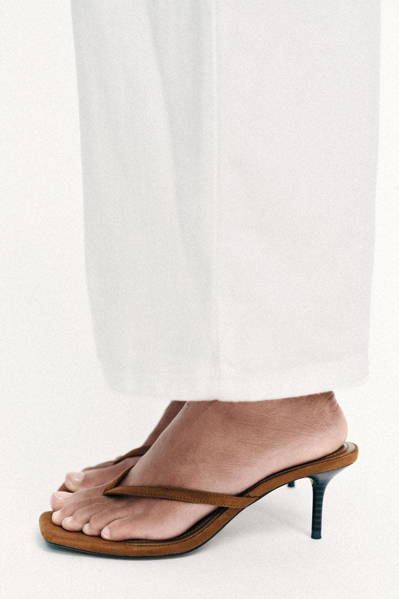 Sandal Heeled With Strap